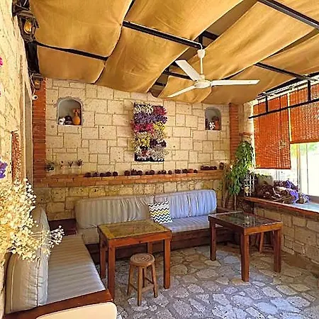 Alayaz Bed & Breakfast